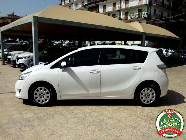 Toyota Verso 2014 photo 4