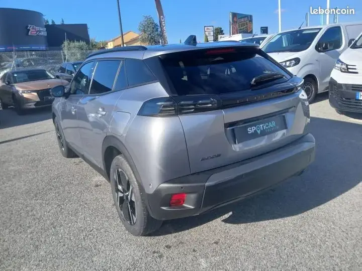 Peugeot 2008 2024 photo 3