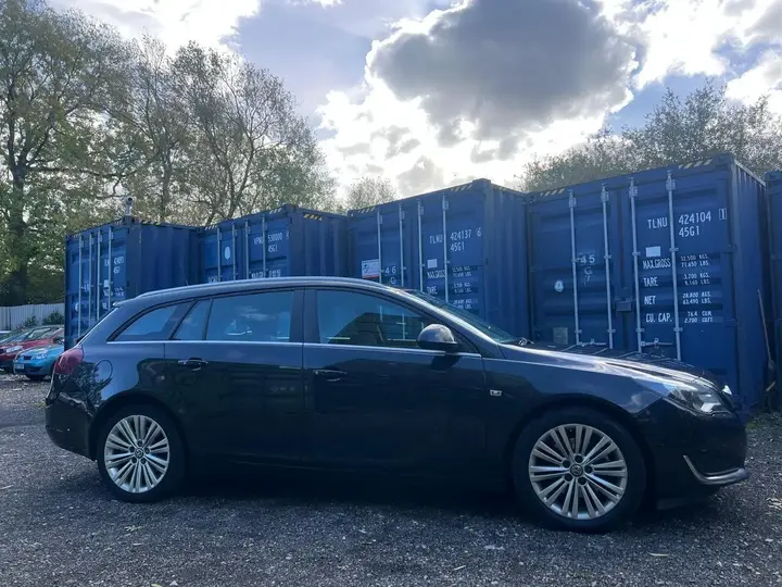 Vauxhall Insignia 2014 photo 3