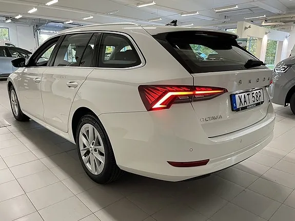Skoda Octavia 2023 photo 5