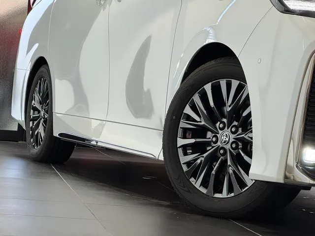 Toyota Verfia Hybrid Z 2025 photo 5