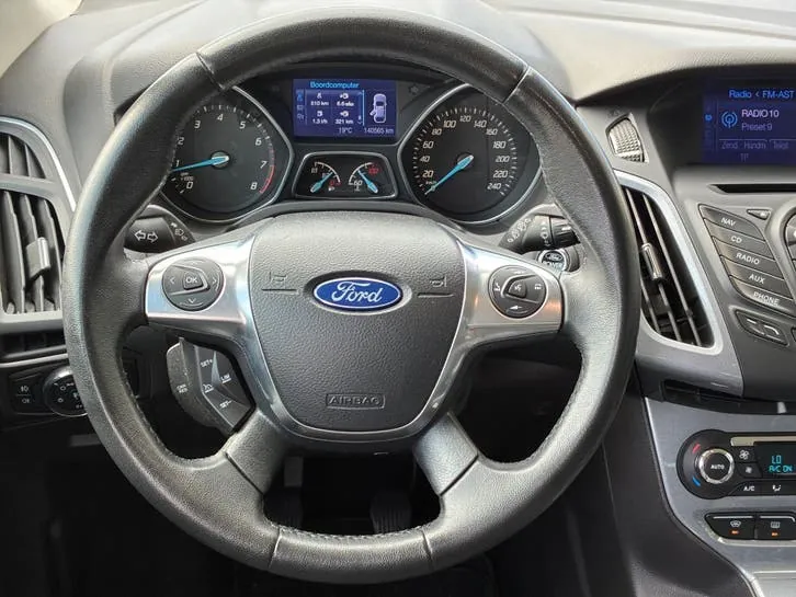 Ford Focus 2013 photo 2