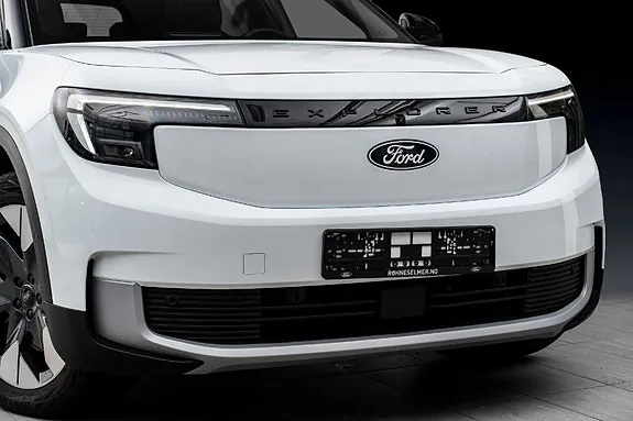 Ford Explorer 2026 photo 2