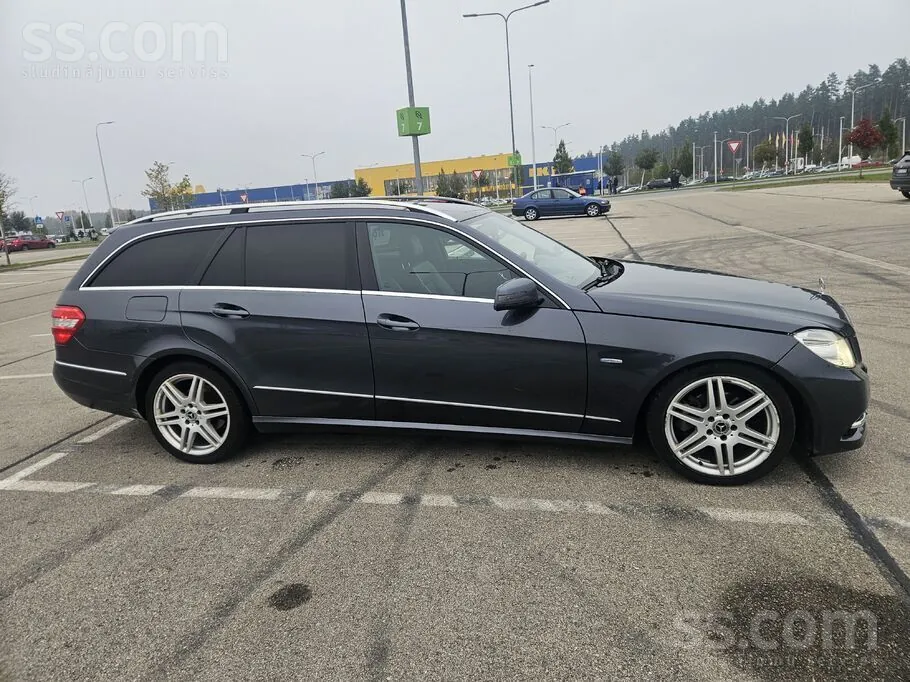 Mercedes-Benz E220 2011 photo 4