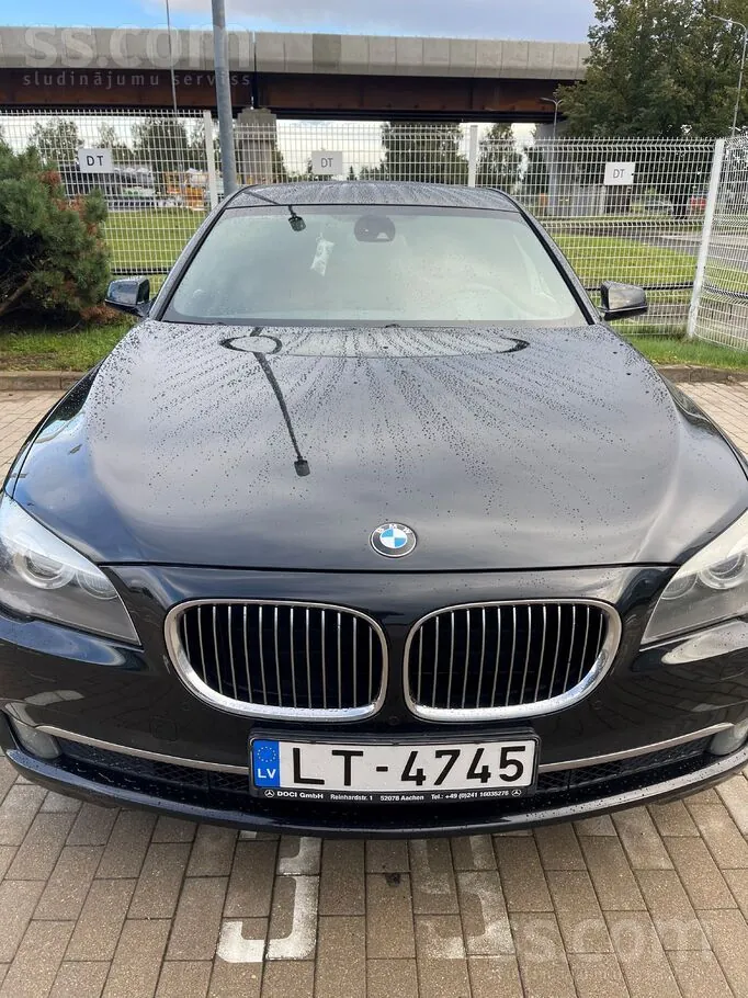 BMW 730 2011 photo 2