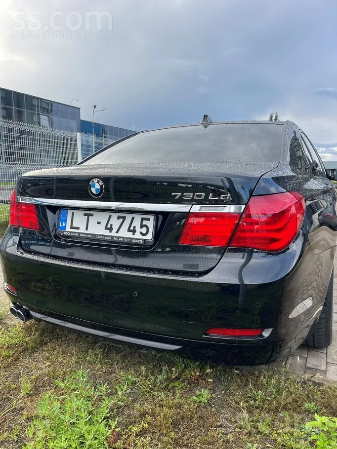 BMW 730