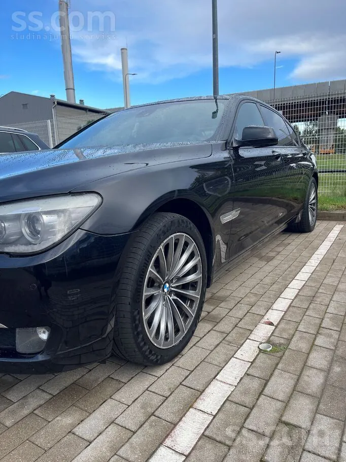 BMW 730 2011 photo 3