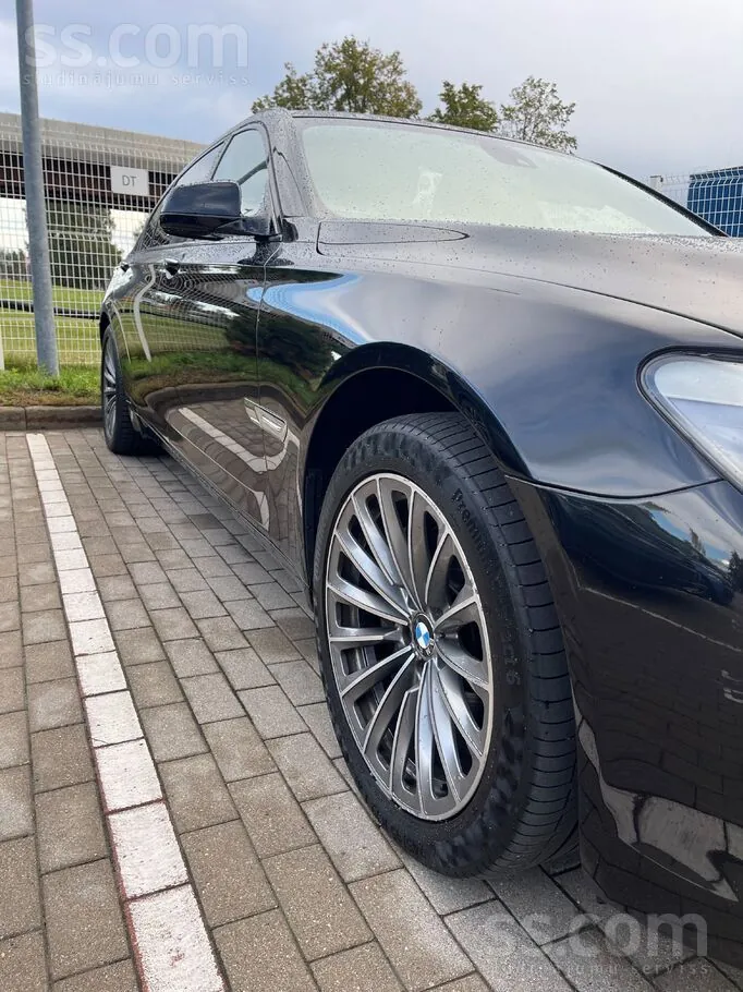 BMW 730 2011 photo 4