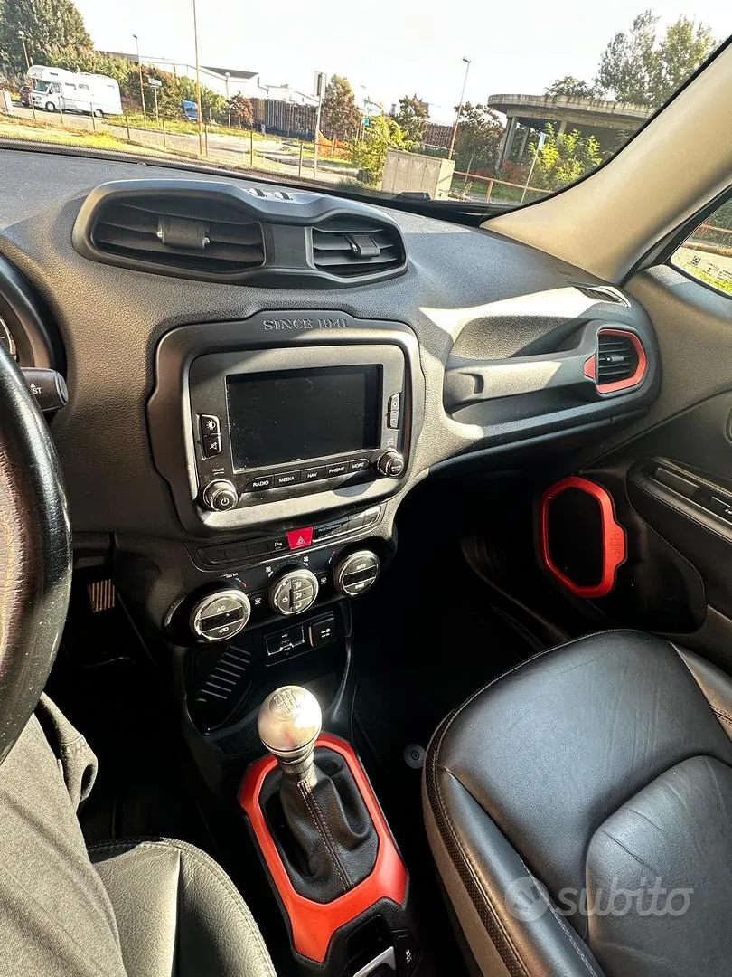 Jeep Renegade 2015 photo 4