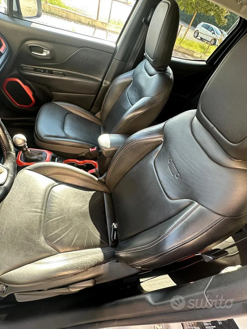 Jeep Renegade 2015 photo 2