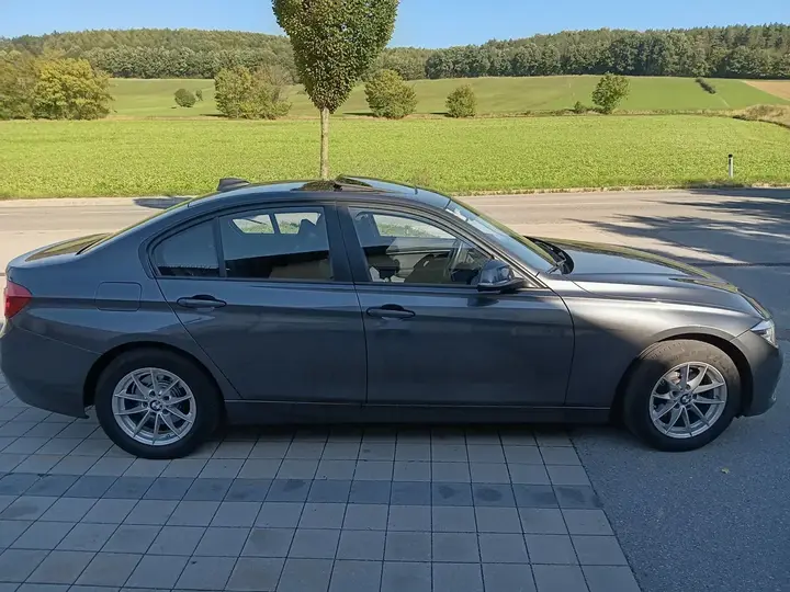 BMW 3 Series 2016 photo 3