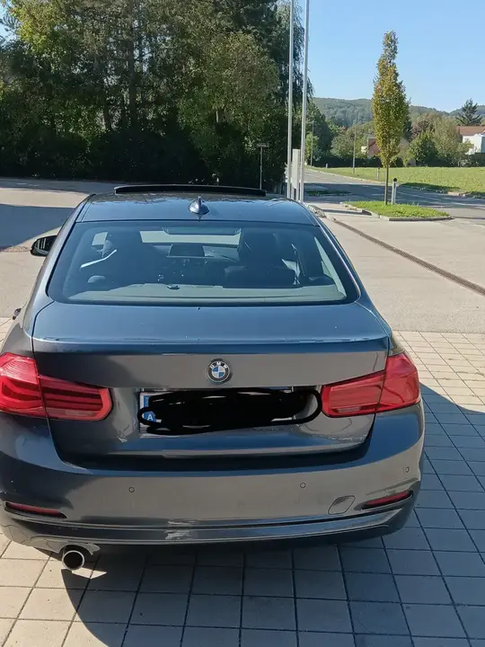 BMW 3 Series 2016 photo 2