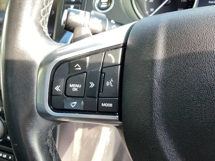 Land Rover Discovery Sport 2018 photo 4