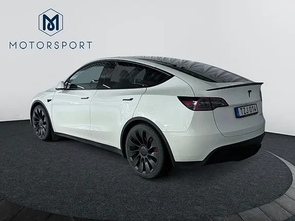 Tesla Model Y 2023 photo 4