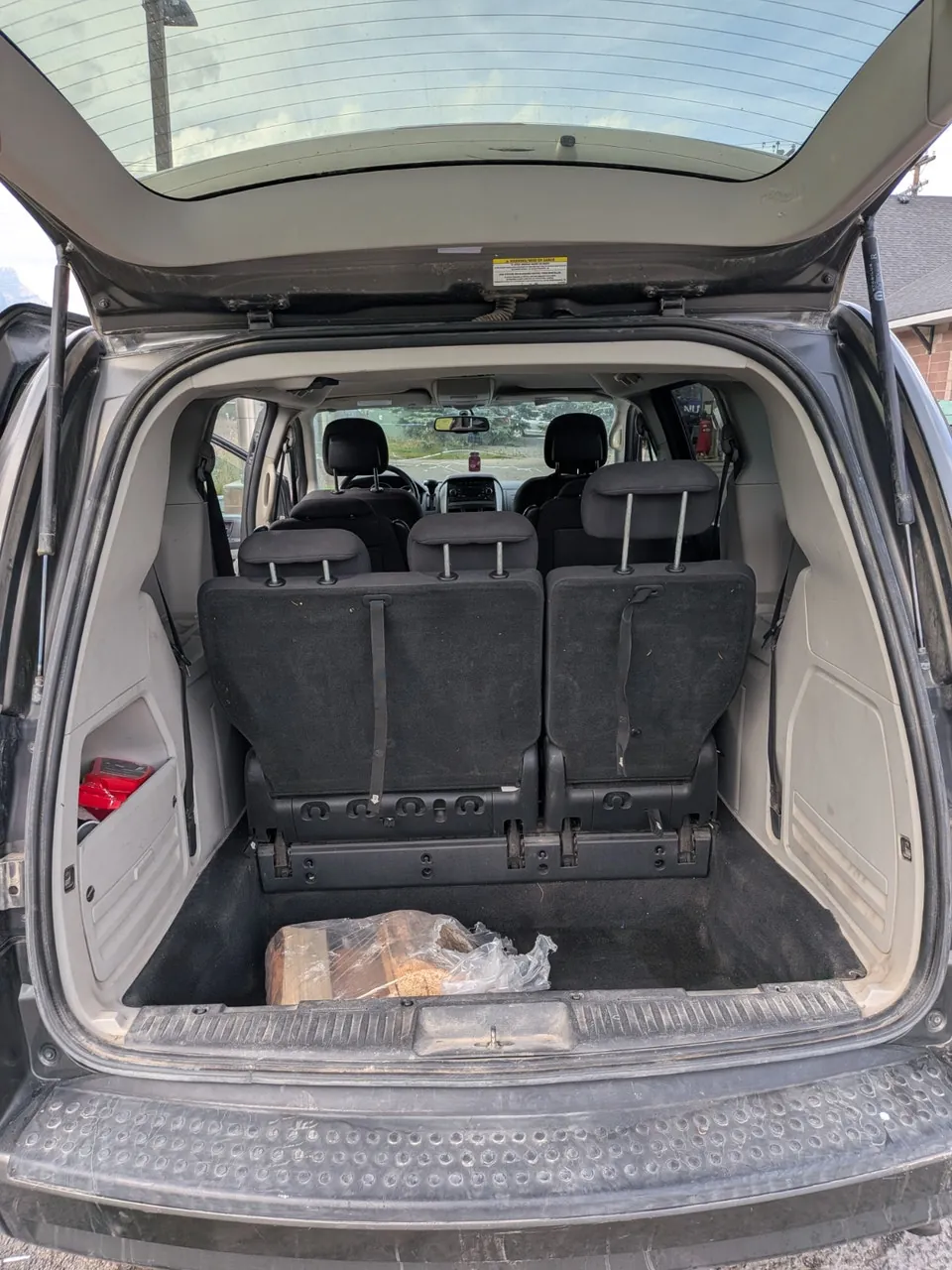 Dodge Grand Caravan 2010 photo 3