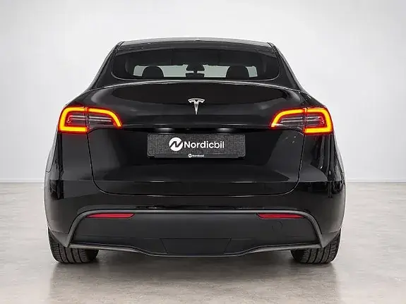 Tesla Model Y 2023 photo 5