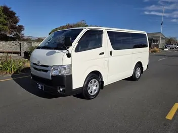 Toyota Hiace 2018 photo 4