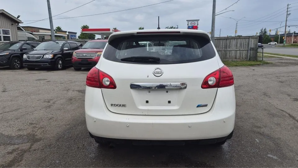 Nissan Rogue 2011 photo 4