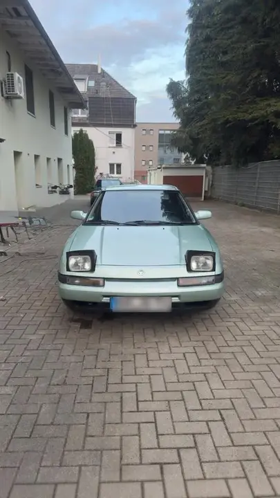 Mazda 323F