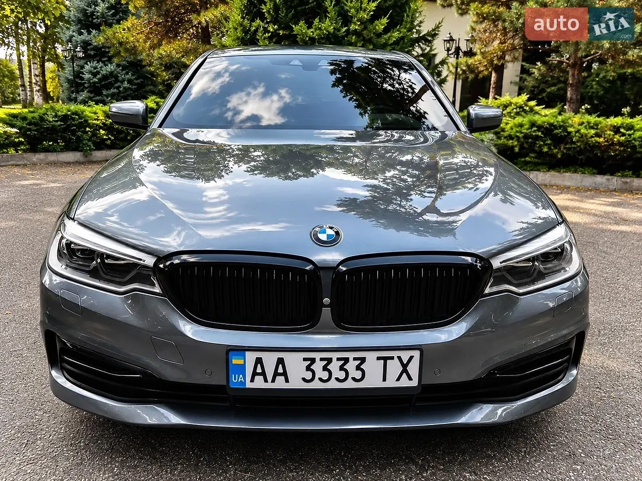 BMW 5 Series 2017 photo 2