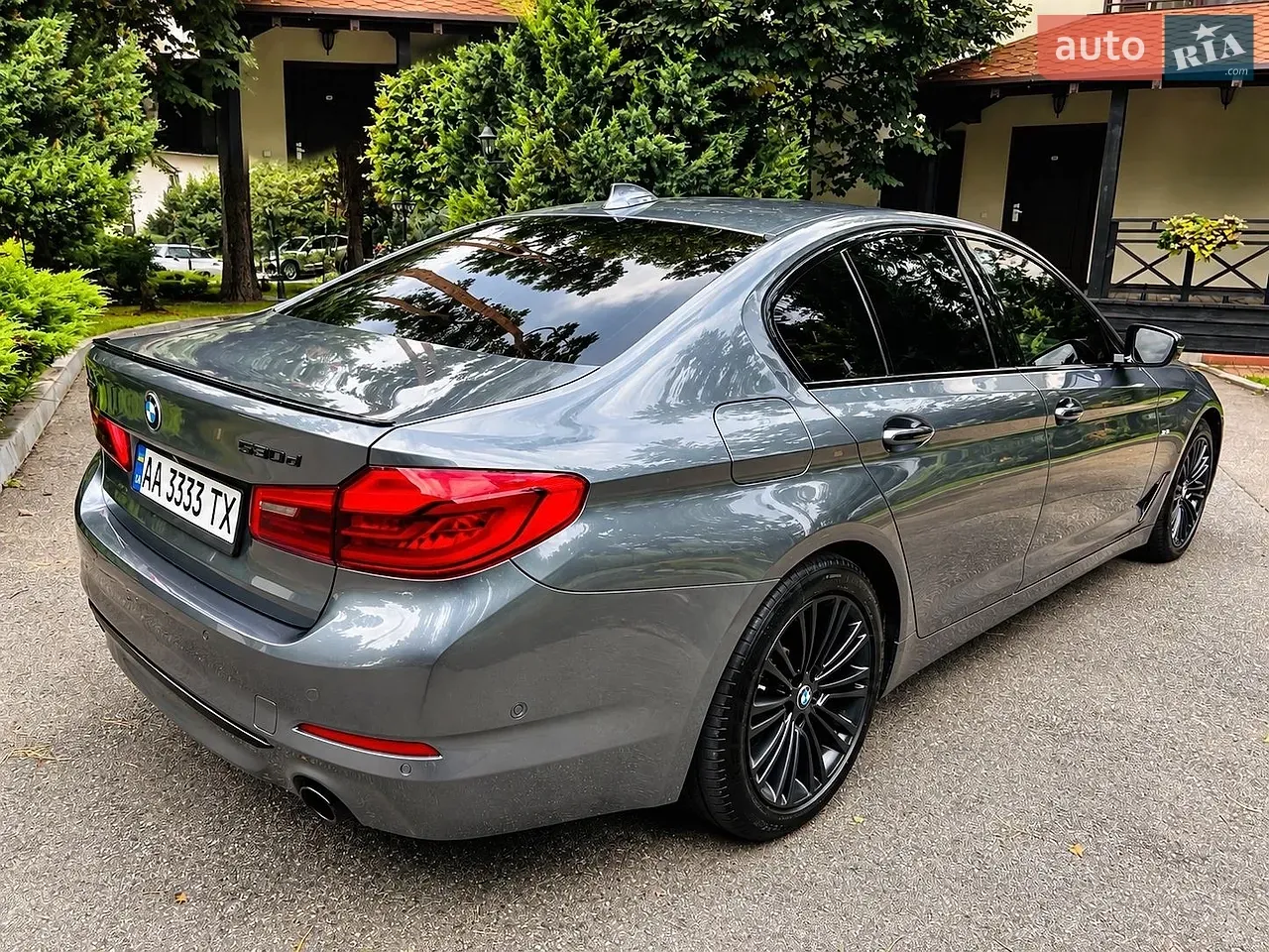 BMW 5 Series 2017 photo 5