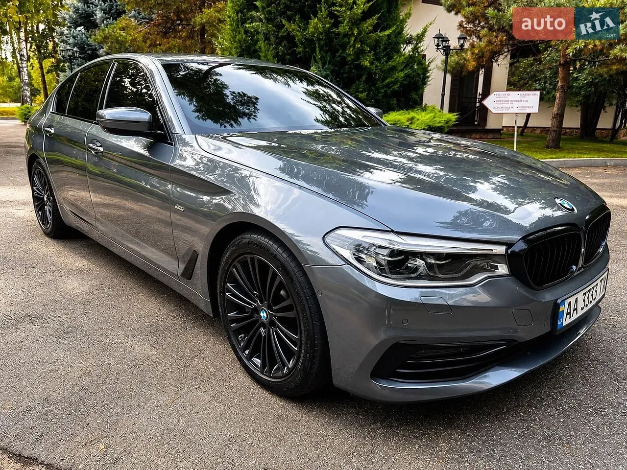 BMW 5 Series 2017 photo 3