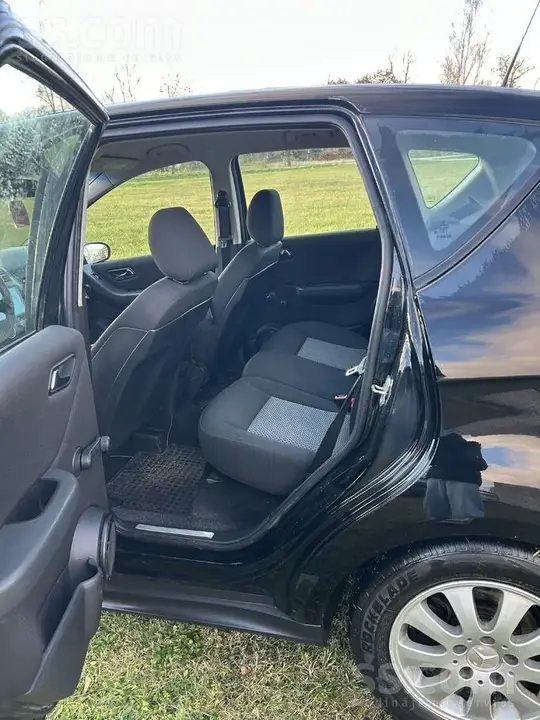 Mercedes-Benz A 180 2006 photo 5