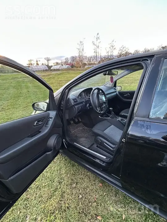 Mercedes-Benz A 180 2006 photo 4