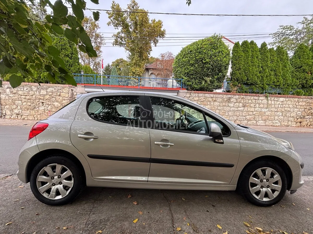 Peugeot 207 2009 photo 3