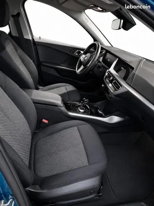 BMW 1 Series 2023 photo 3