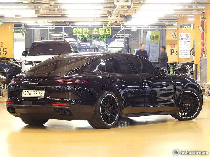 Porsche Panamera 2018 photo 3