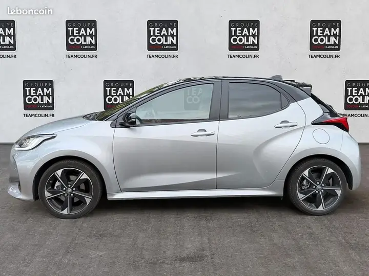 Toyota Yaris 2024 photo 2