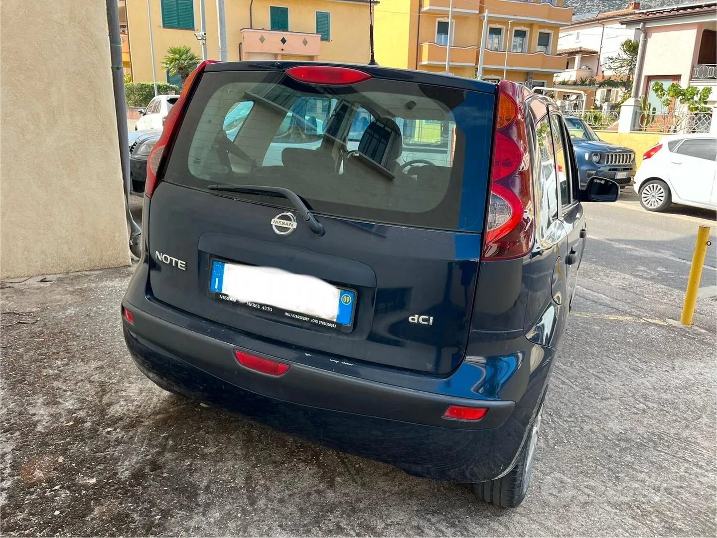 Nissan Note 2009 photo 2