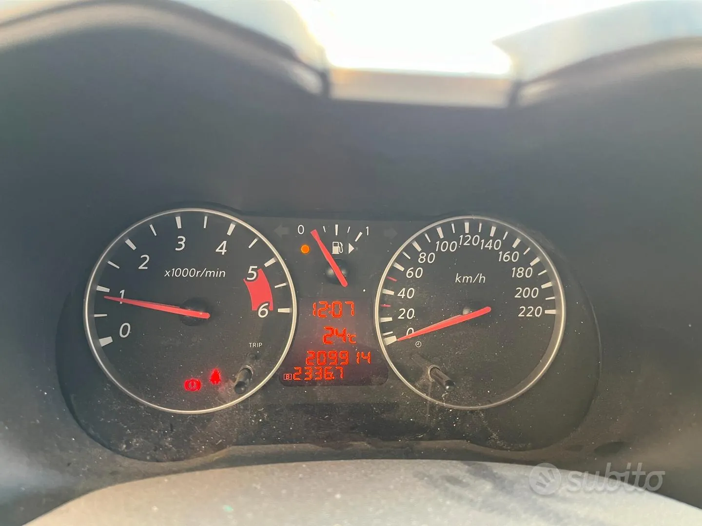 Nissan Note 2009 photo 4