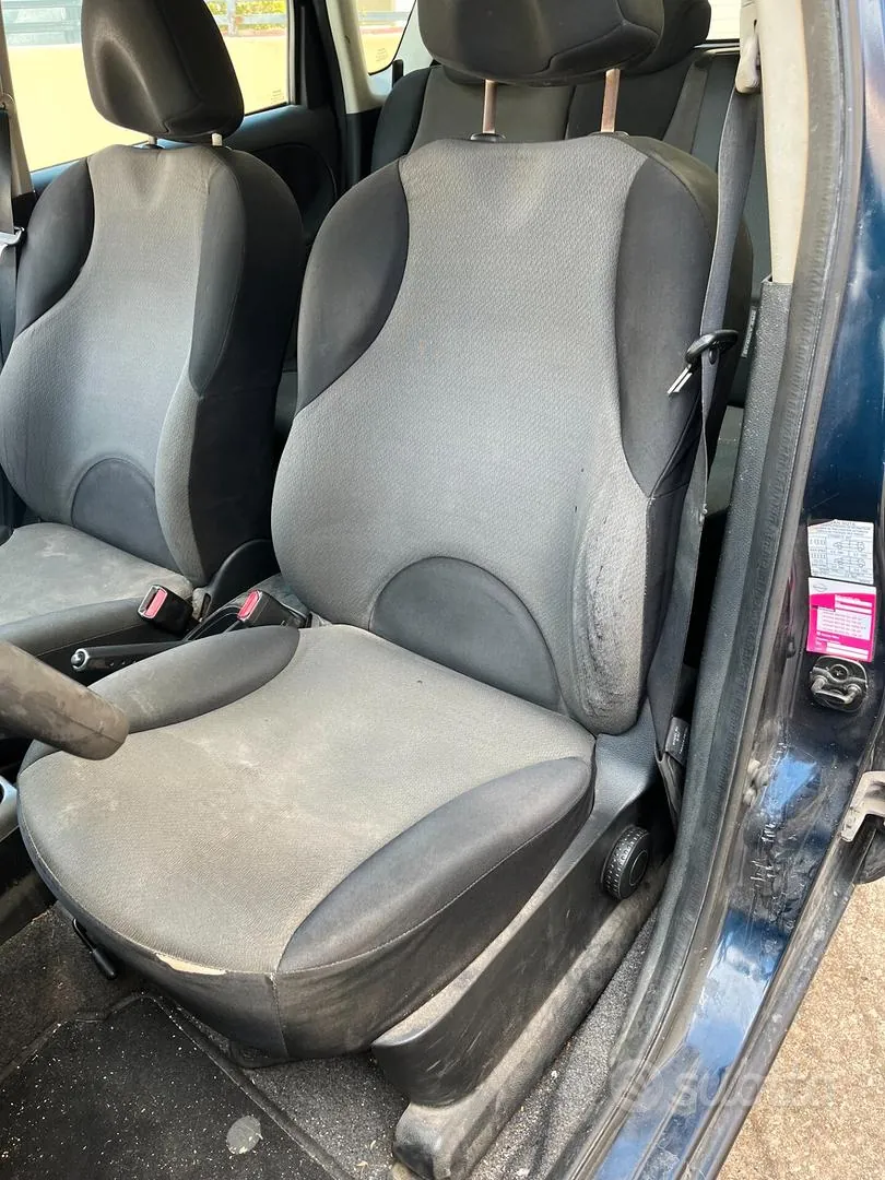 Nissan Note 2009 photo 5