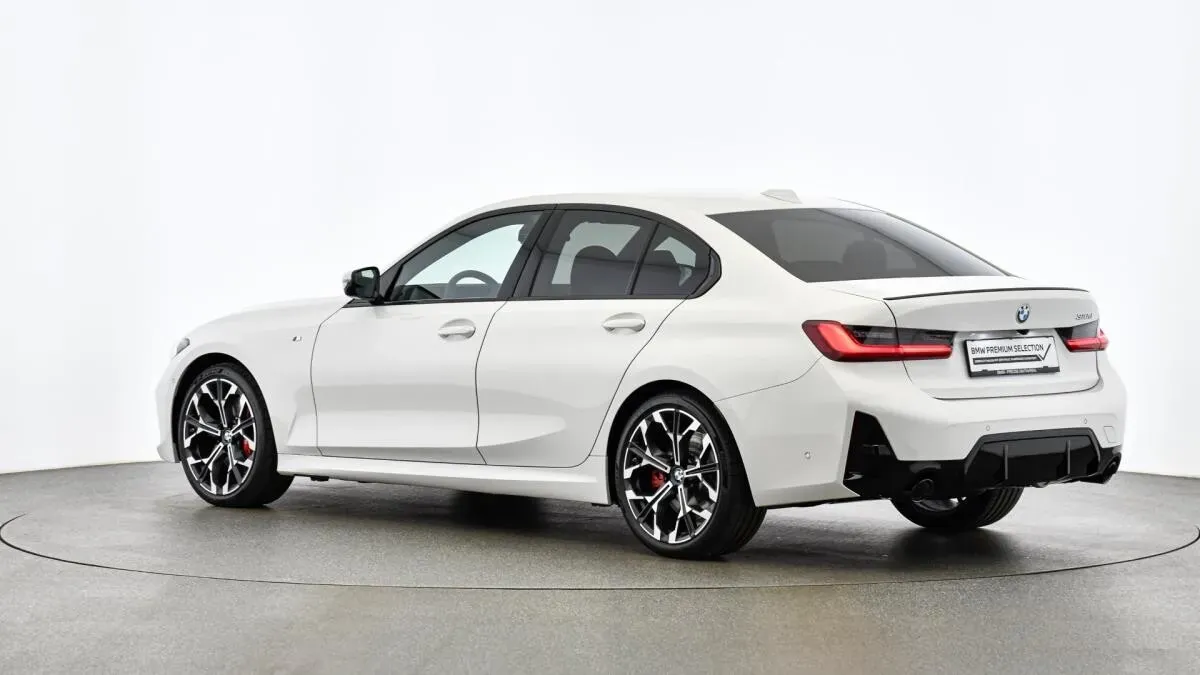 BMW 3 Series 2025 photo 2