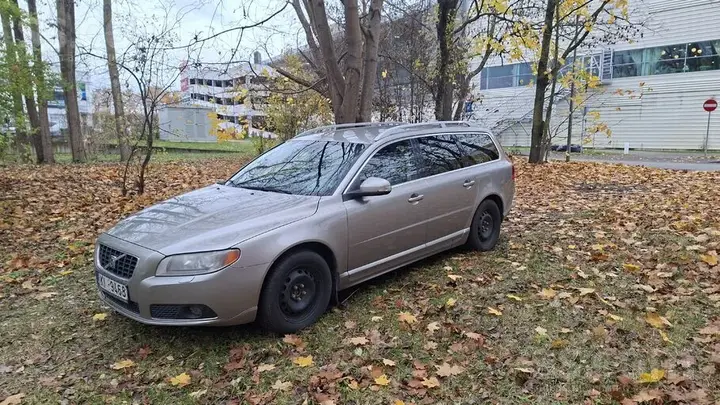 Volvo V70 2008 photo 2