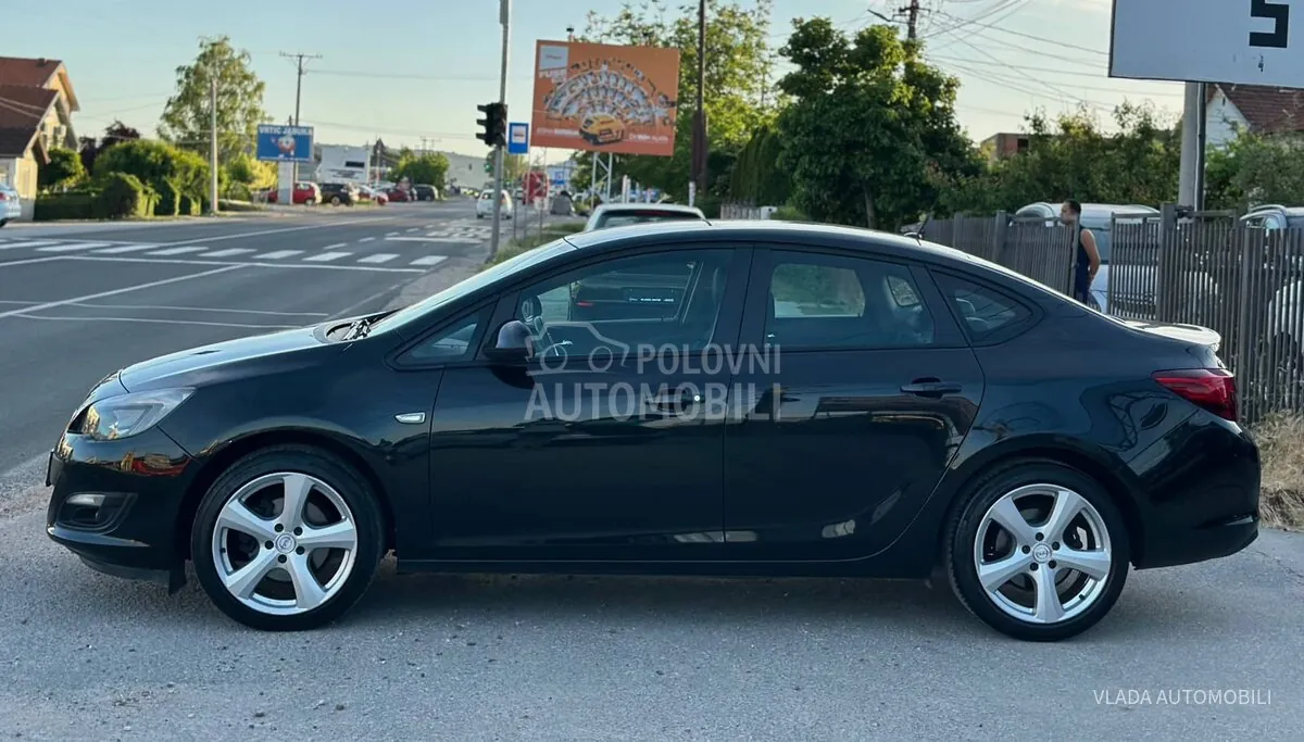 Opel Astra J 2016 photo 5