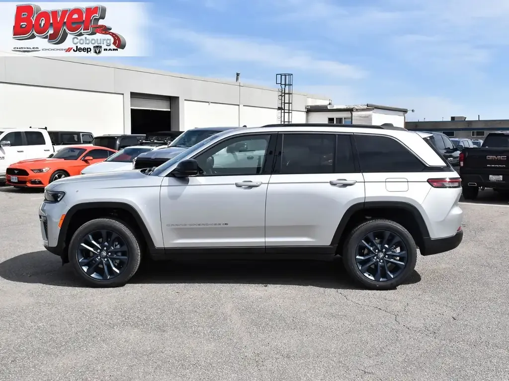 Jeep Grand Cherokee 2026 photo 3