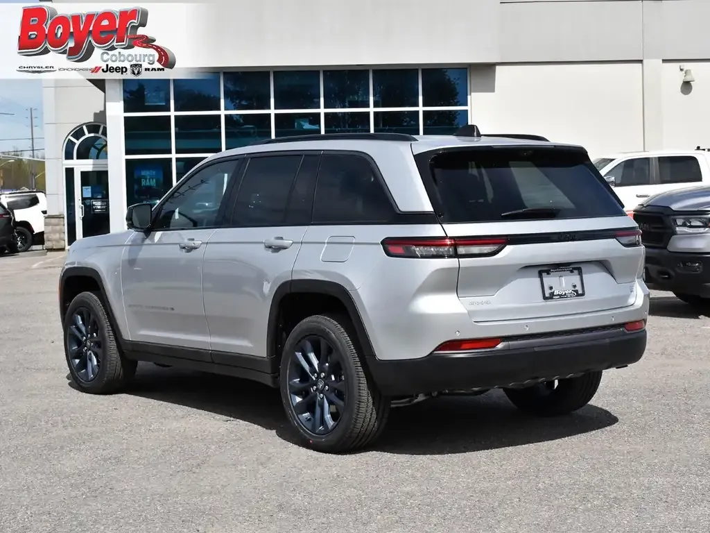 Jeep Grand Cherokee 2026 photo 4