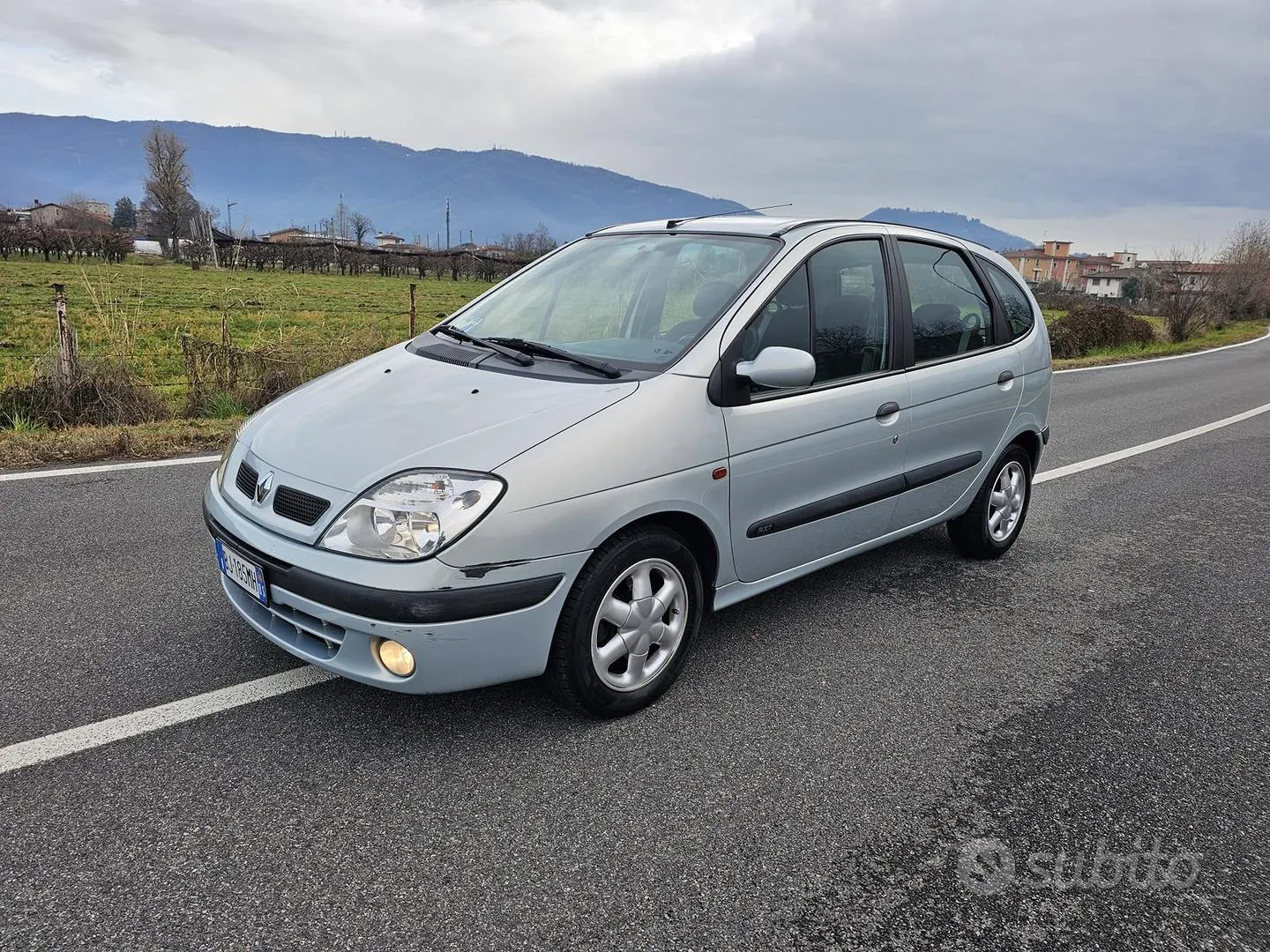 Renault Megan Scenic 2000 photo 4