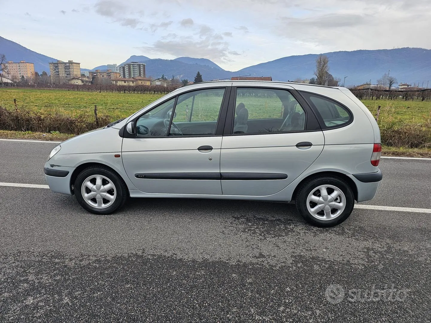 Renault Megan Scenic 2000 photo 3