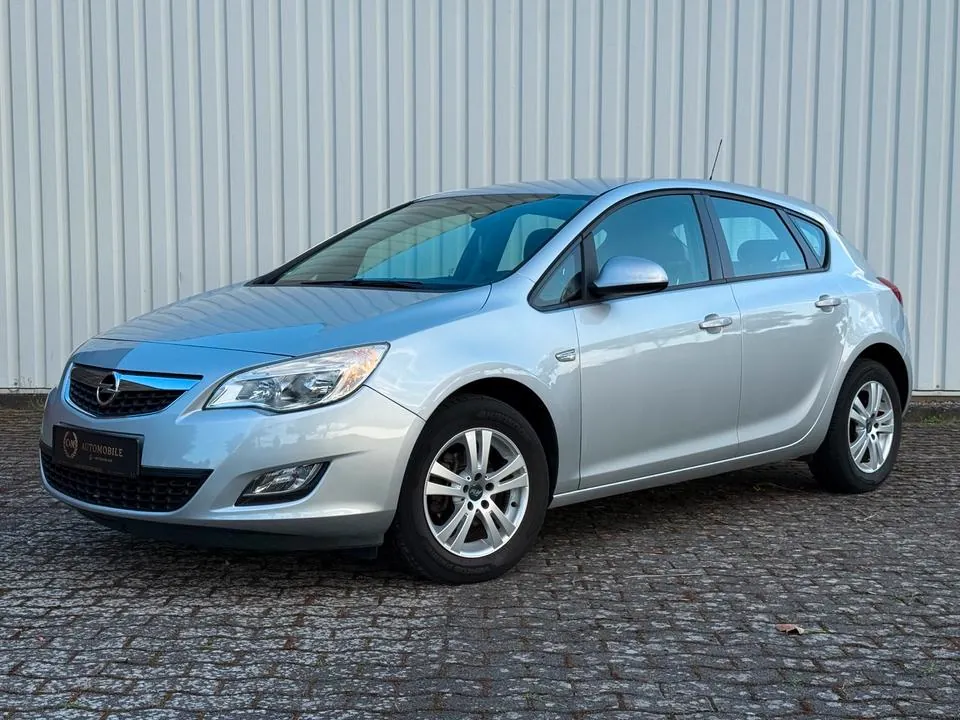 Opel Astra J