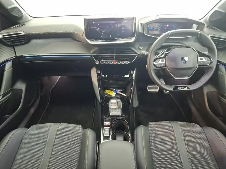 Peugeot E-208 2025 photo 3