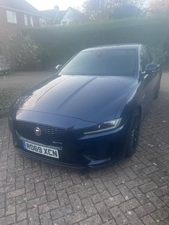Jaguar Xe 2020 photo 2
