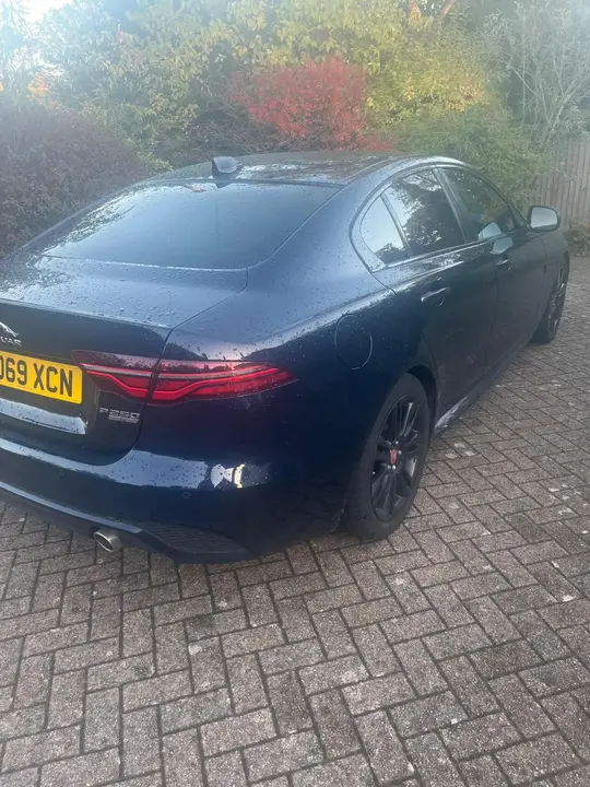 Jaguar Xe 2020 photo 5