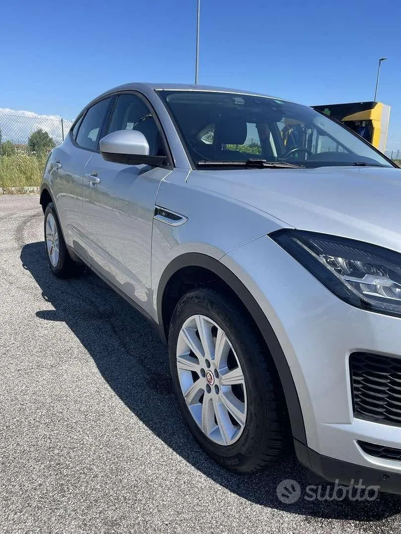 Jaguar E-Pace 2019 photo 2