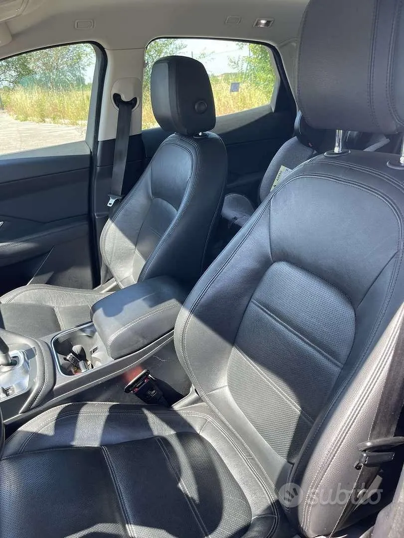 Jaguar E-Pace 2019 photo 3