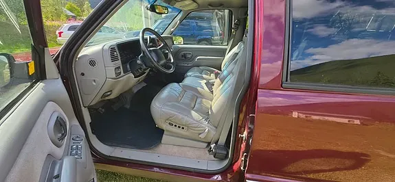 Chevrolet Suburban 1999 photo 4