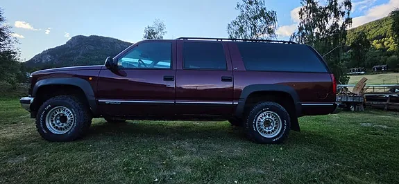 Chevrolet Suburban 1999 photo 3